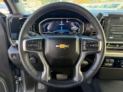 Used 2025 Chevrolet Silverado 2500 LT w/ Convenience Package image 22