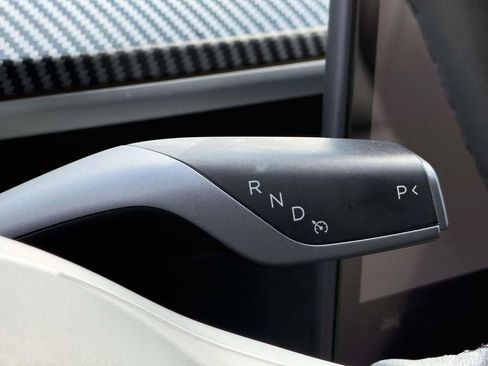 Used 2023 Tesla Model Y Performance image 27