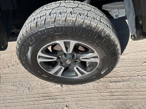 Used 2019 Toyota Tacoma TRD Sport image 19