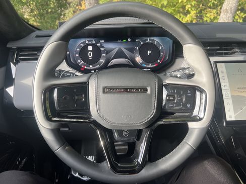 Used 2025 Land Rover Range Rover Sport SV Edition Two image 17