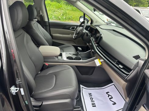 New 2026 Kia Carnival image 16
