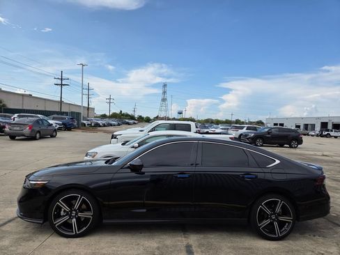 Used 2025 Honda Accord Sport image 6
