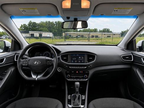 Used 2018 Hyundai Ioniq SEL FWD image 15