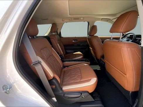 New 2026 Nissan Pathfinder Platinum image 10