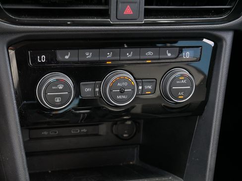 Certified 2023 Volkswagen Taos SEL AWD/4WD image 23