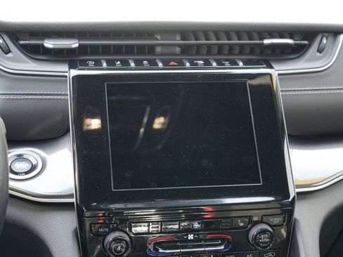 Used 2021 Jeep Grand Cherokee L Laredo AWD/4WD image 22