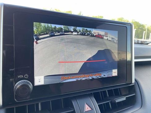 Used 2024 Toyota RAV4 XLE FWD image 28