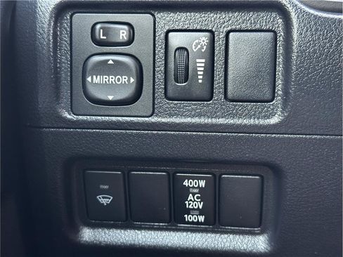 Used 2018 Toyota 4Runner TRD Off-Road Premium w/ TRD Performance Package AWD/4WD image 27