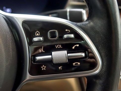 Used 2022 Mercedes-Benz GLC 300 4MATIC w/ Premium Package Lite image 17