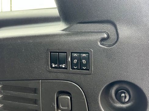 Used 2019 Chevrolet Suburban LT image 12