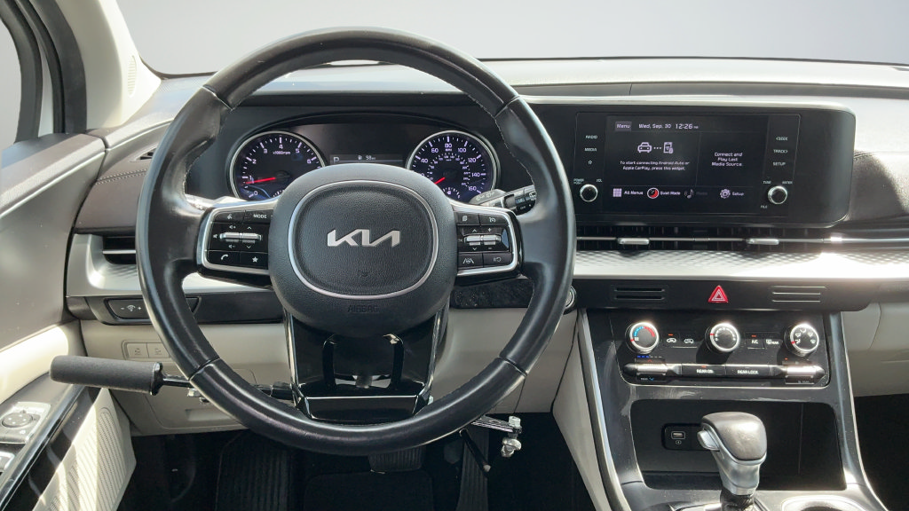 Used 2022 Kia Carnival LX FWD image 9