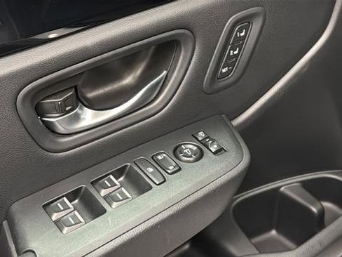 Used 2025 Honda Pilot TrailSport image 22