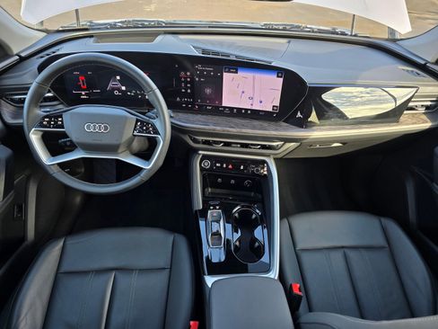 Certified 2025 Audi Q5 Premium Plus w/ Premium Plus AWD/4WD image 17