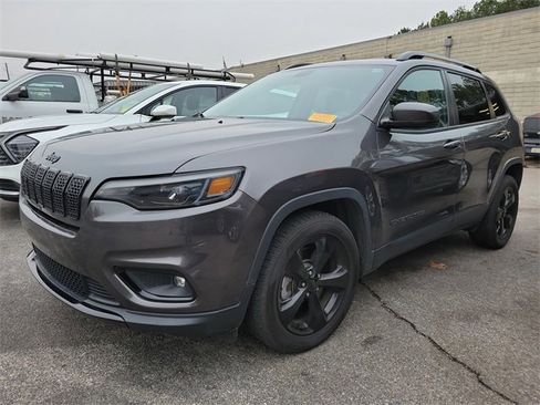 Used 2019 Jeep Cherokee Latitude Plus image 3