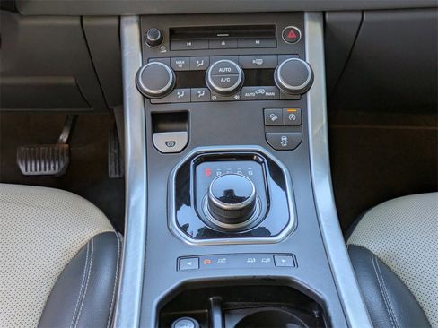 Used 2017 Land Rover Range Rover Evoque SE Premium image 15