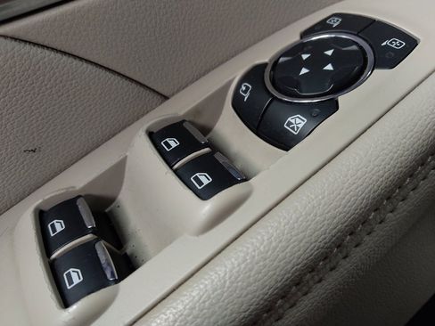 Used 2018 Ford Explorer Limited image 27