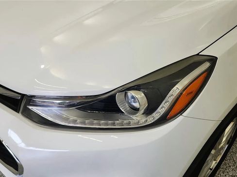 Used 2018 Chevrolet Trax LT w/ LT Convenience Package FWD image 14