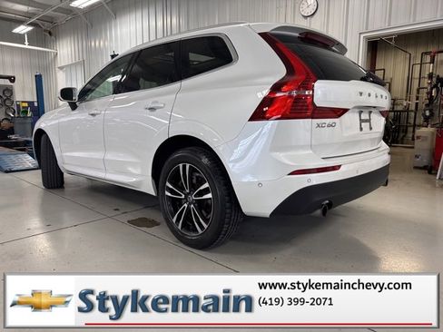 Used 2018 Volvo XC60 T6 Momentum w/ Convenience Package image 7