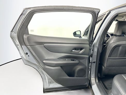 Used 2023 Nissan Ariya FWD image 26