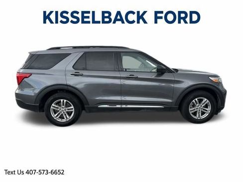 Certified 2021 Ford Explorer XLT image 2