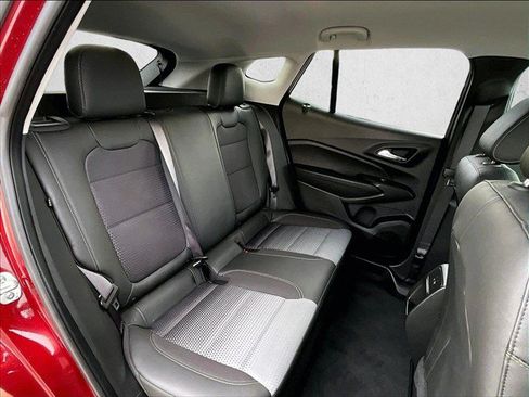 Used 2024 Chevrolet Trax LT FWD image 29
