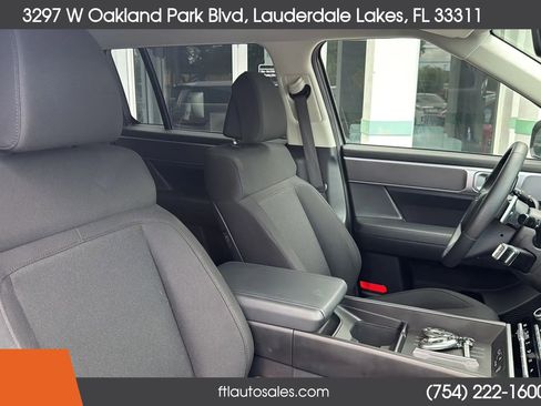 Used 2025 Hyundai Santa Fe SE image 35