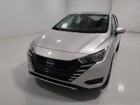 Used 2023 Nissan Versa SV FWD image 15