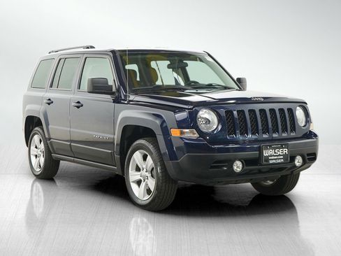 Used 2014 Jeep Patriot Latitude AWD/4WD image 7