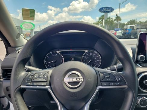 Used 2024 Nissan Sentra SV FWD image 25