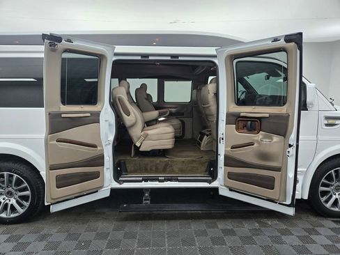 Used 2020 GMC Savana 2500 Extended w/ Enhanced Convenience Package image 45