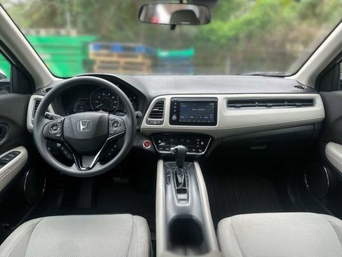 Used 2022 Honda HR-V EX image 11