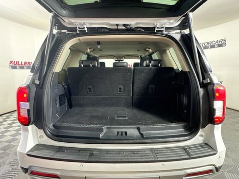 Used 2024 Ford Expedition XLT image 26