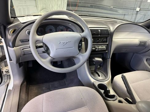 Used 1999 Ford Mustang Convertible RWD image 12