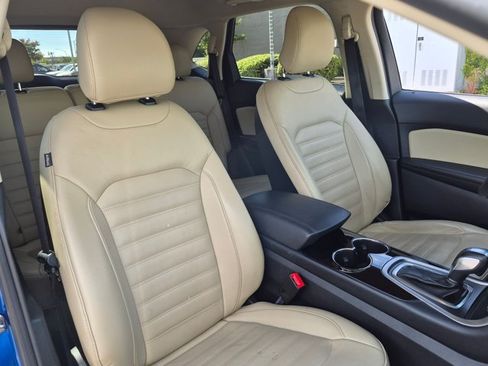 Used 2018 Ford Edge SEL w/ Equipment Group 201A FWD image 19