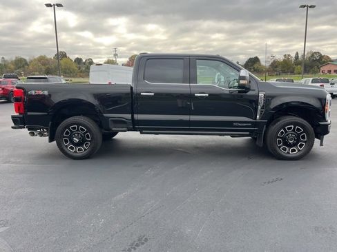 Used 2024 Ford F250 Platinum image 4