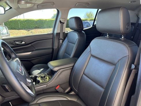 Used 2023 GMC Acadia SLT image 4