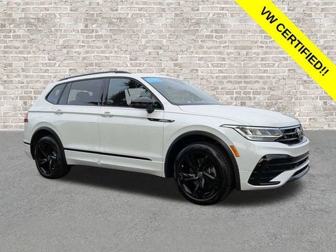 Certified 2023 Volkswagen Tiguan SE R-Line FWD image 1
