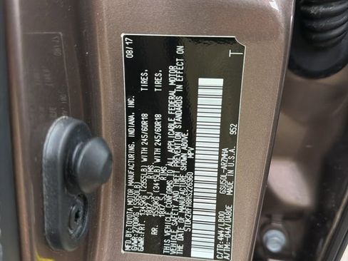 Used 2017 Toyota Highlander XLE image 9