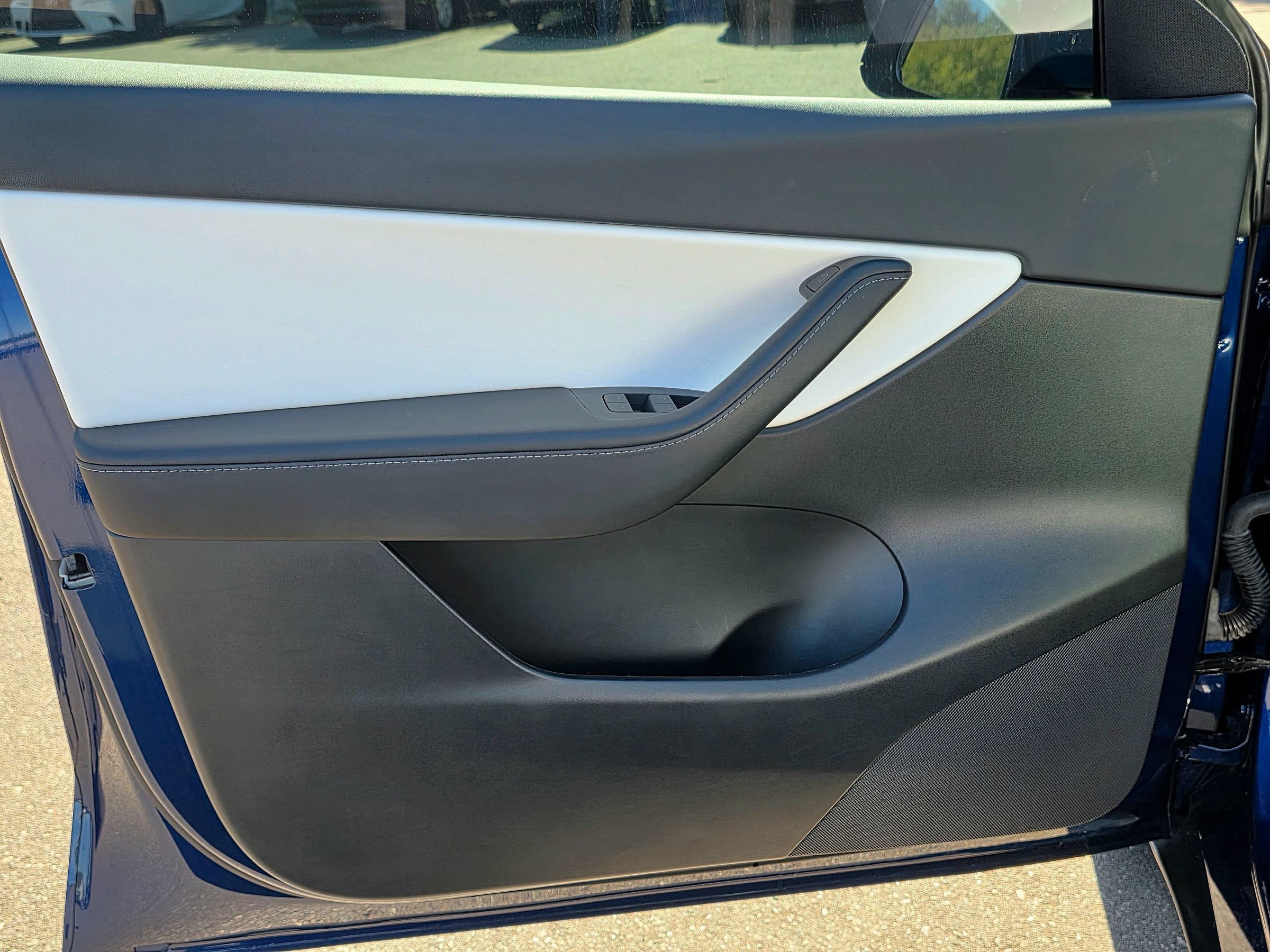 Used 2022 Tesla Model Y Long Range AWD/4WD image 41