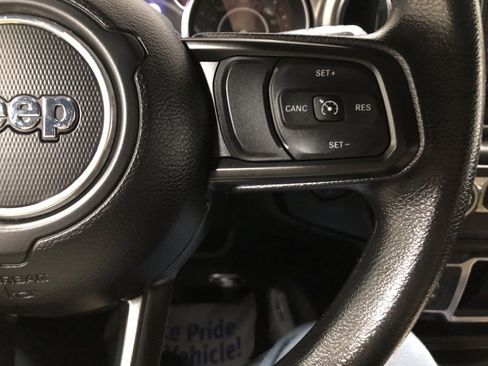 Used 2021 Jeep Gladiator Sport image 22