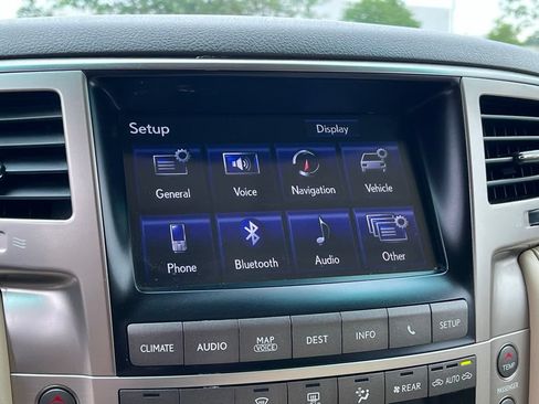 Used 2013 Lexus LX 570 4WD w/ Luxury Pkg image 41