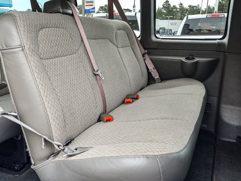 Used 2025 GMC Savana 3500 LT w/ LT Preferred Equipment Group RWD image 13