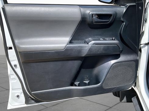 Used 2019 Toyota Tacoma SR AWD/4WD image 24
