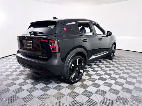 Certified 2025 Nissan Kicks SR image 23