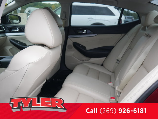 Used 2016 Nissan Maxima 3.5 SL w/ Interior Lighting Package FWD image 42