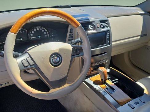 Used 2005 Cadillac XLR RWD image 12