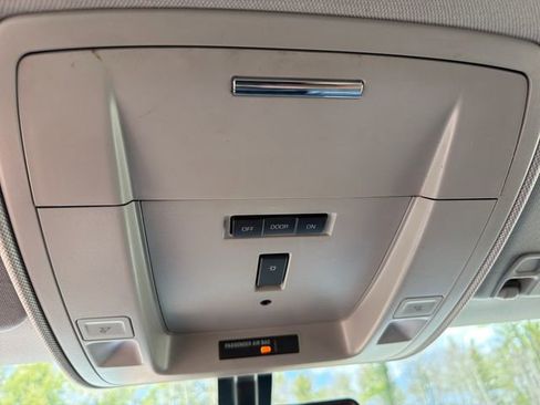 Used 2017 GMC Sierra 3500 4x4 Regular Cab w/ Sierra Convenience Package image 19