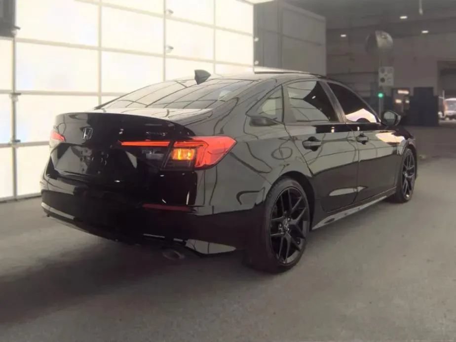 Used 2022 Honda Civic Sport image 4