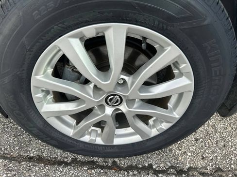 Used 2019 Nissan Rogue S w/ Special Edition Package FWD image 50