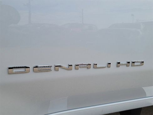 New 2026 GMC Sierra 2500 Denali w/ Denali Reserve Package image 9